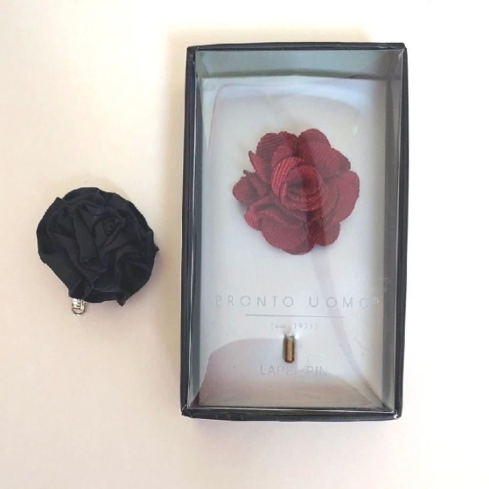 NIB Pronto Uomo Burgundy Flower Lapel Pin & Black Tie Clip Set
